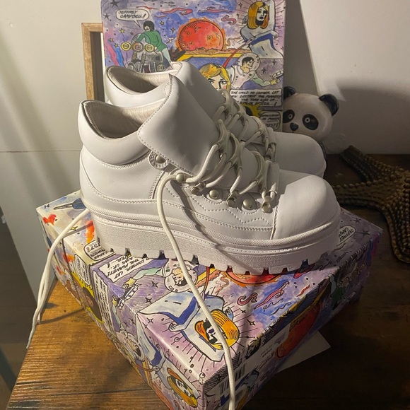 COPY - Jeffrey Campbell fader platform boots - Picture 3 of 10
